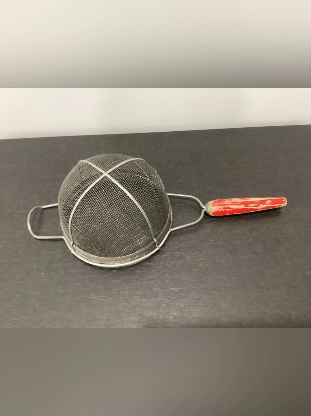 Vtg. Kitchen Mesh Strainer/Wire Sieve or Sifter. Classic vintage utensil 1930s-